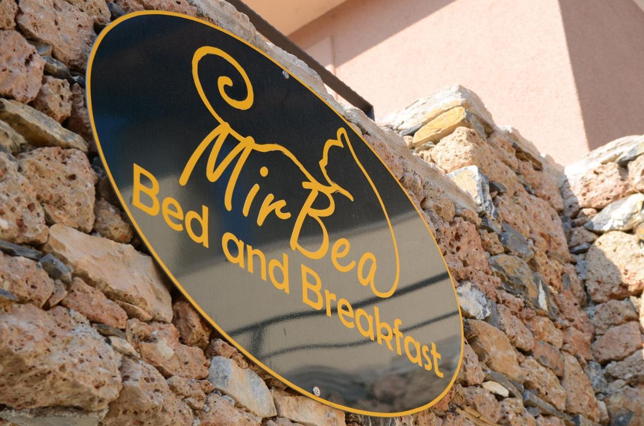 Bed and Breakfast Mirbea à Cisano sul Neva Extérieur photo